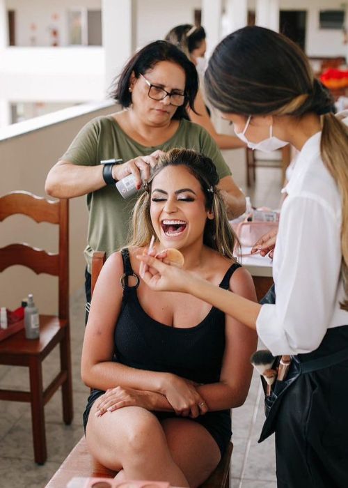 Noiva com penteado e maquiagem da Be Yourself, São Sebastião